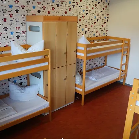 Goalfever Sports & 호스텔 에센